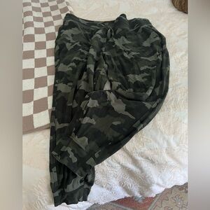 Lululemon Camo joggers size XXL